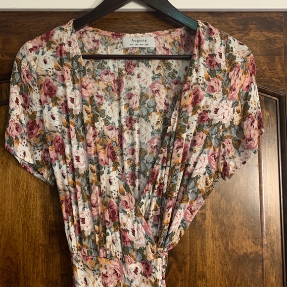 Short sleeve wrap dress, worn once. - Picture 3 of 5